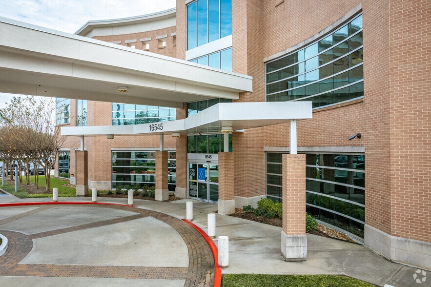 16545 Southwest Fwy, Sugar Land, TX 77479 - Medical Office For Lease