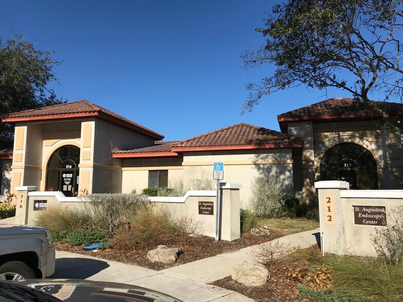 Primary Photo Of 212-216 Southpark Cir, Saint Augustine Medical For Lease