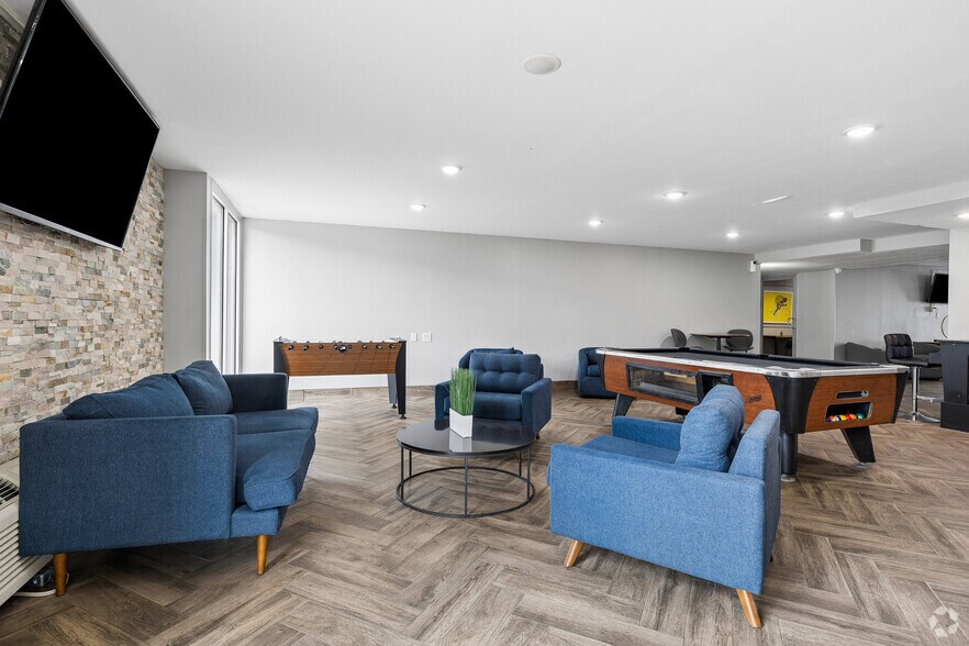 More Photos Of 1722 N Walnut St, Bloomington Apartments For Sale