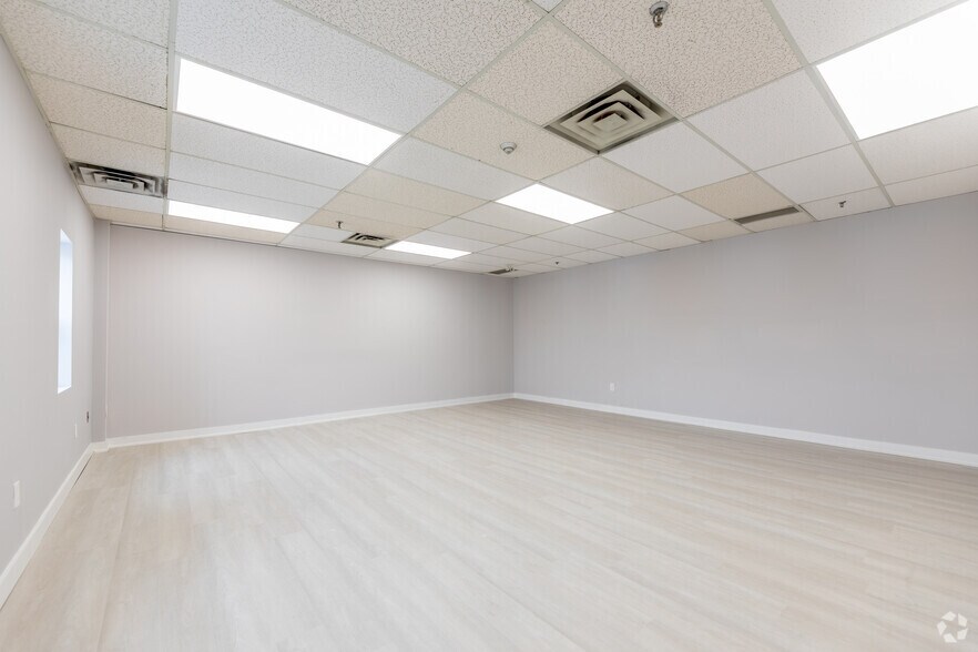 More Photos Of 2770 14th Ave, Markham Office For Lease