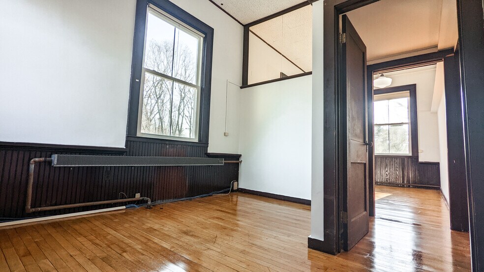 More Photos Of 28 School St, Branford Loft Creative Space For Lease