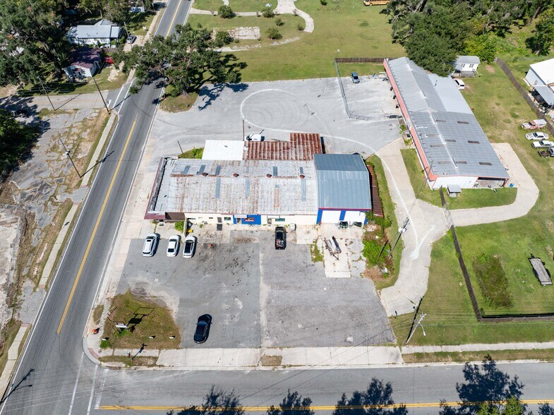 More Photos Of 633 NE Colin Kelly Hwy, Madison Freestanding For Sale