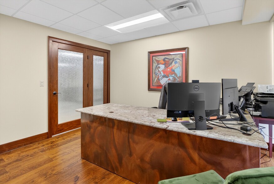 More Photos Of 750 Washington Rd, Mt Lebanon Apartments For Sale