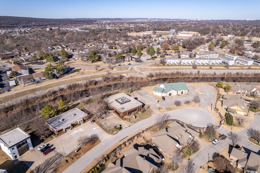 More Photos Of 6940 S Utica Ave, Tulsa Office For Sale