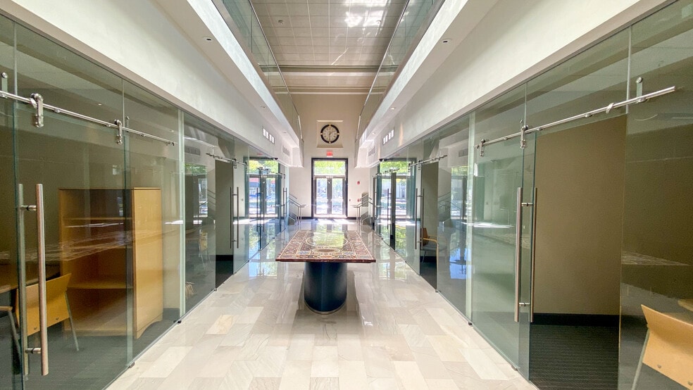 More Photos Of 823 Broad St, Augusta Office For Lease