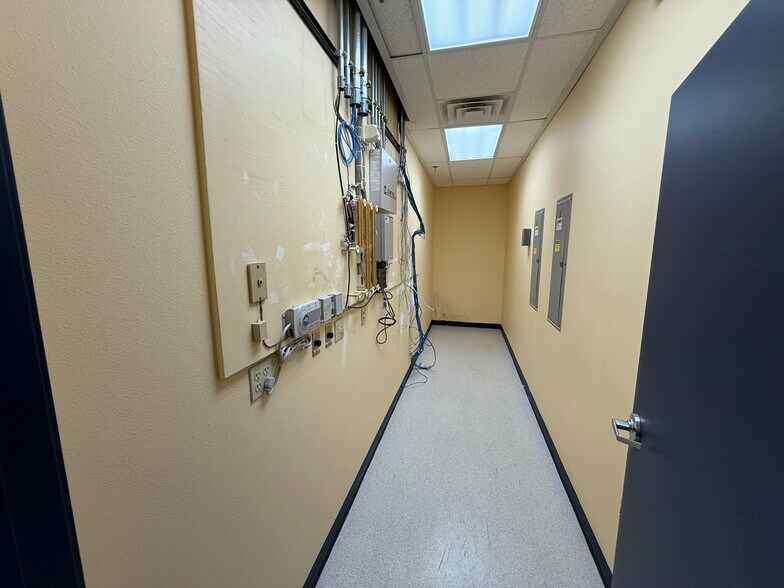 More Photos Of 9275 W Flamingo Rd, Las Vegas Freestanding For Lease