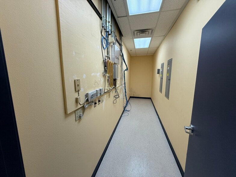 More Photos Of 9275 W Flamingo Rd, Las Vegas Freestanding For Lease