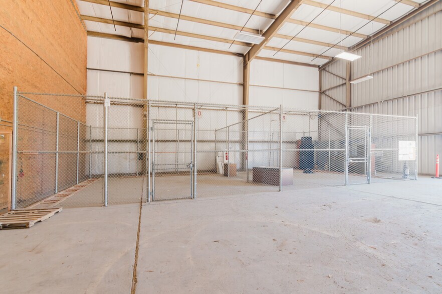 More Photos Of 151-161 Airport Rd, King City Warehouse For Lease