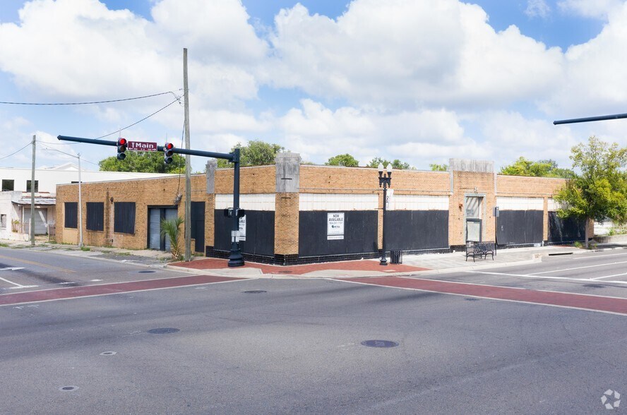 Primary Photo Of 1100 N Main St, Jacksonville Office For Lease