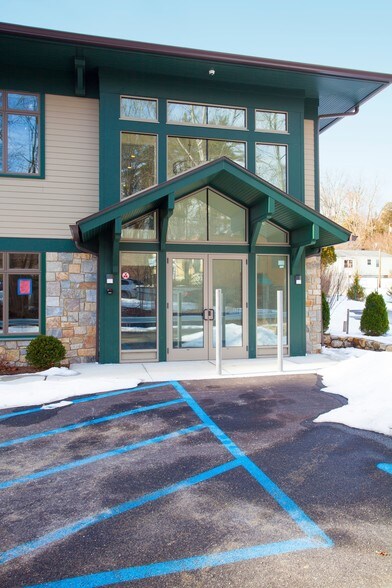 More Photos Of 40 Deer Park Rd, Katonah Medical For Lease