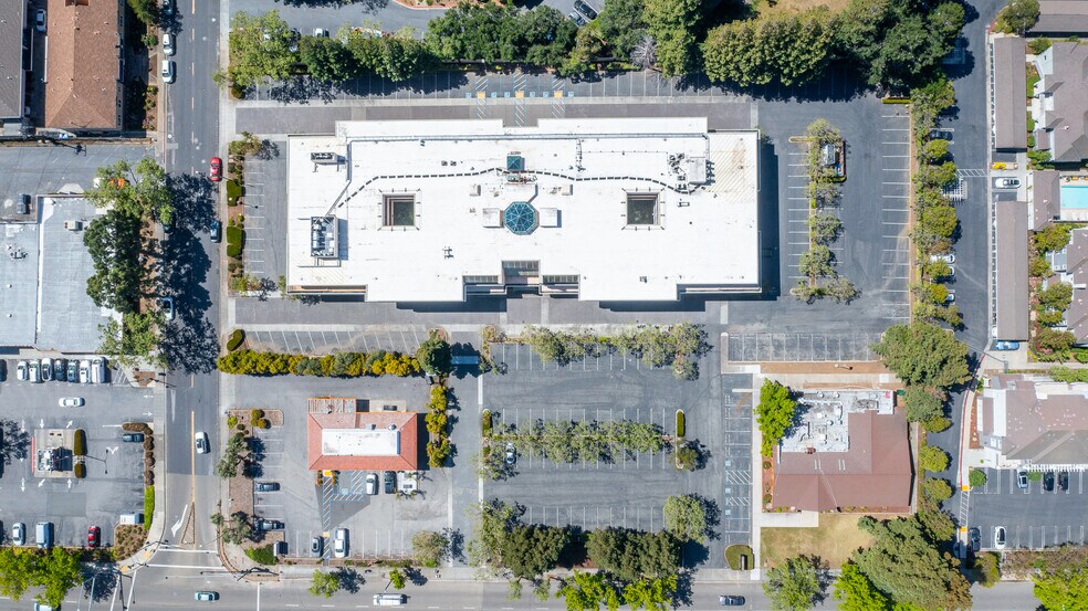 More Photos Of 1975 W El Camino Real, Mountain View Office For Lease