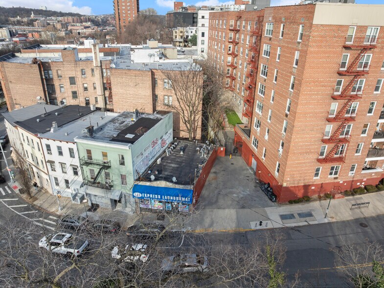 More Photos Of 3320 Fort Independence St, Bronx Freestanding For Sale