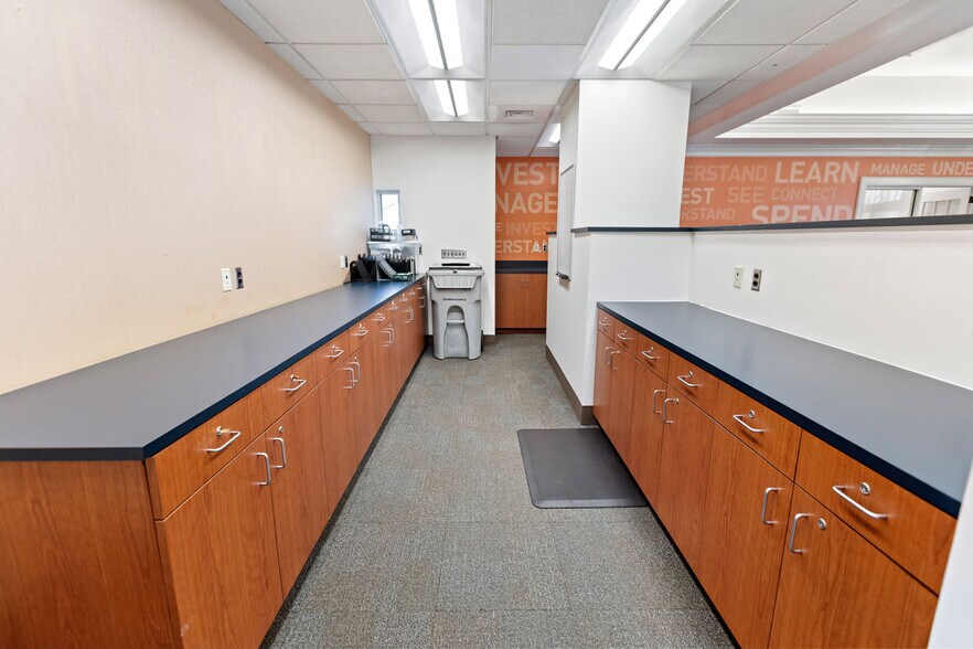 More Photos Of 2085 E University Dr, Auburn General Retail For Sale