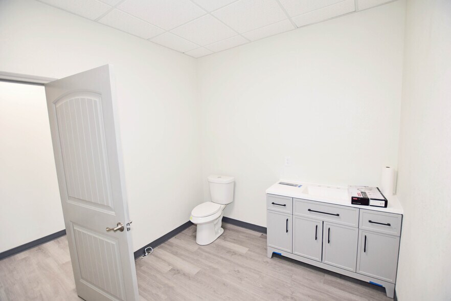 More Photos Of 8340 Boles Rd., Odessa Warehouse For Lease