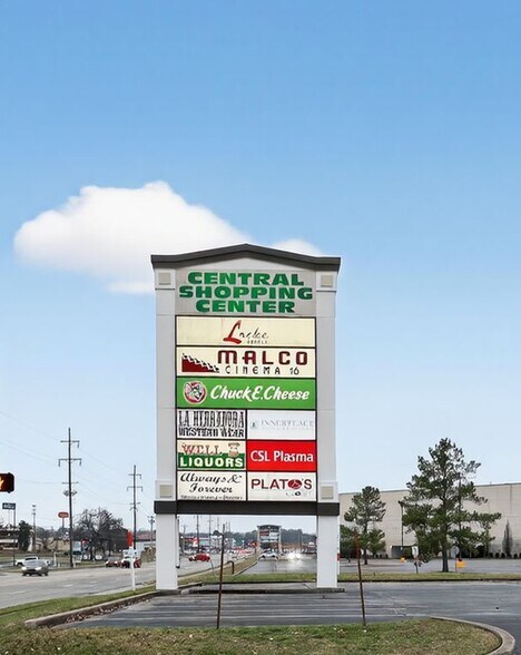 More Photos Of 1200 S Waldron Rd, Fort Smith General Retail For Sale