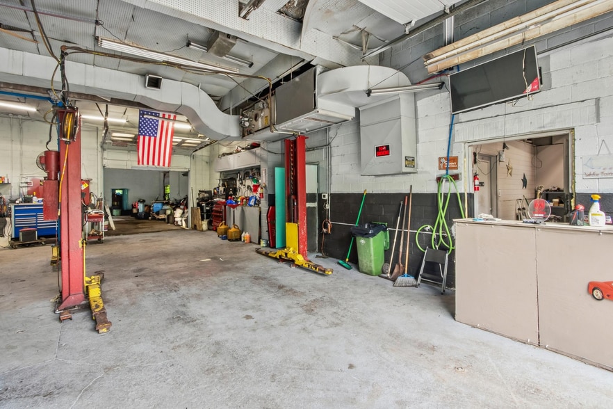 More Photos Of 344 Indian Ave, Bridgeton Auto Repair For Sale