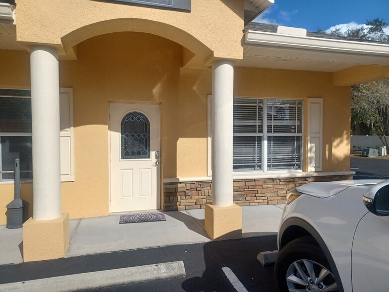 More Photos Of 10028-10038 Water Works Ln, Riverview Medical For Lease