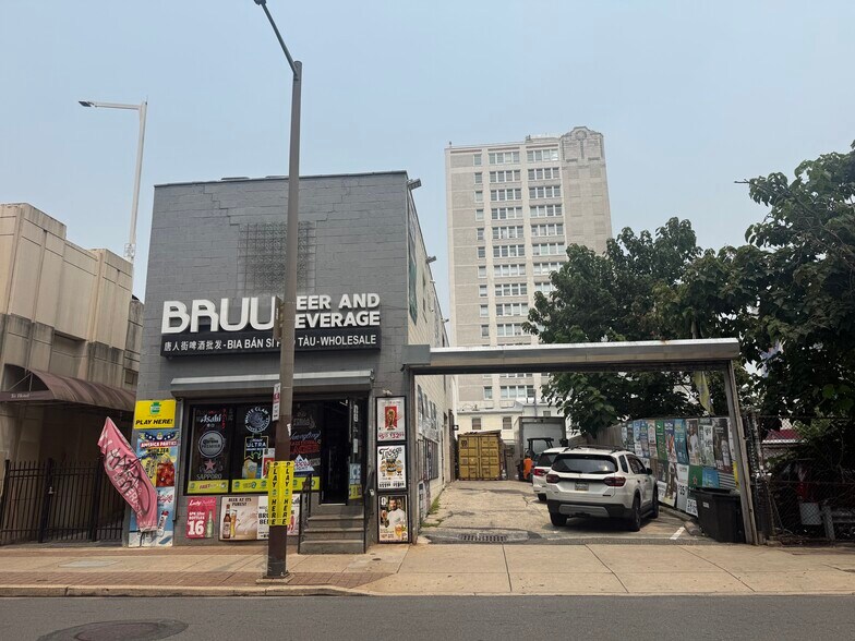 More Photos Of 1107-1109 Race St, Philadelphia Distribution For Lease