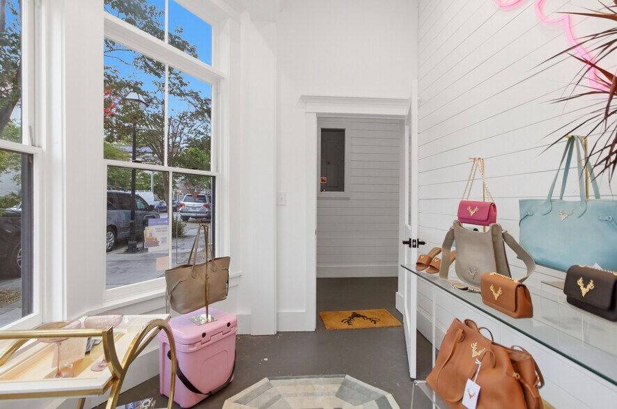 More Photos Of 84 Spring St, Charleston Storefront Retail Residential For Lease