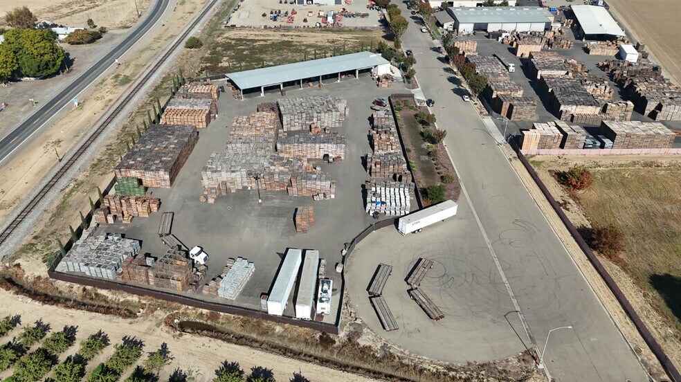 More Photos Of 2161 L St, Newman Industrial For Sale