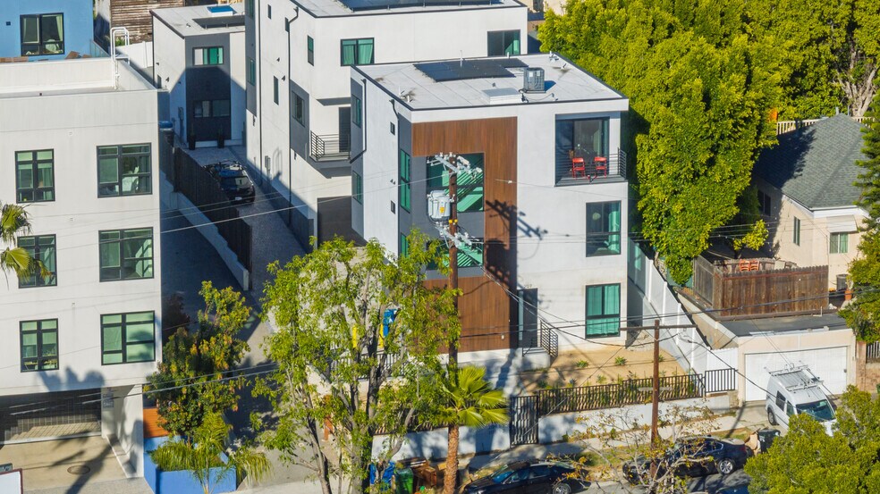 More Photos Of 2129 Aaron St, Los Angeles Apartments For Sale