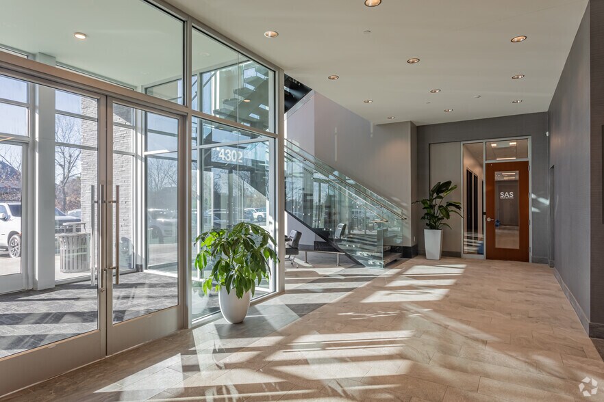 More Photos Of 4301 S JB Hunt Dr, Rogers Unknown For Lease