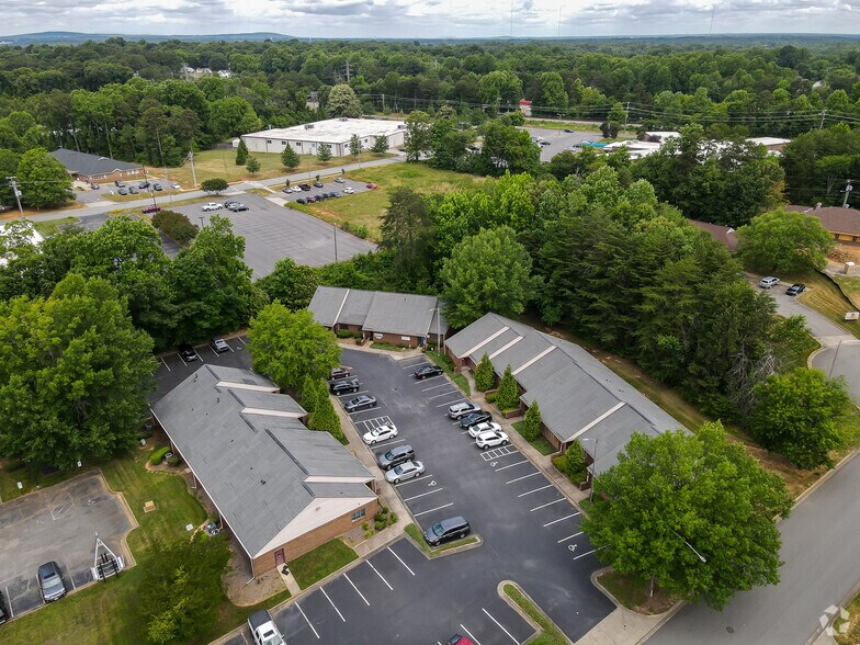 More Photos Of 1038 X Ray Dr, Gastonia Medical For Lease