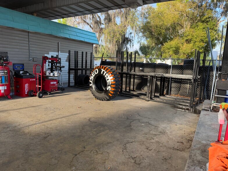 More Photos Of 1095 US Highway 17 S, Bartow Auto Repair For Sale