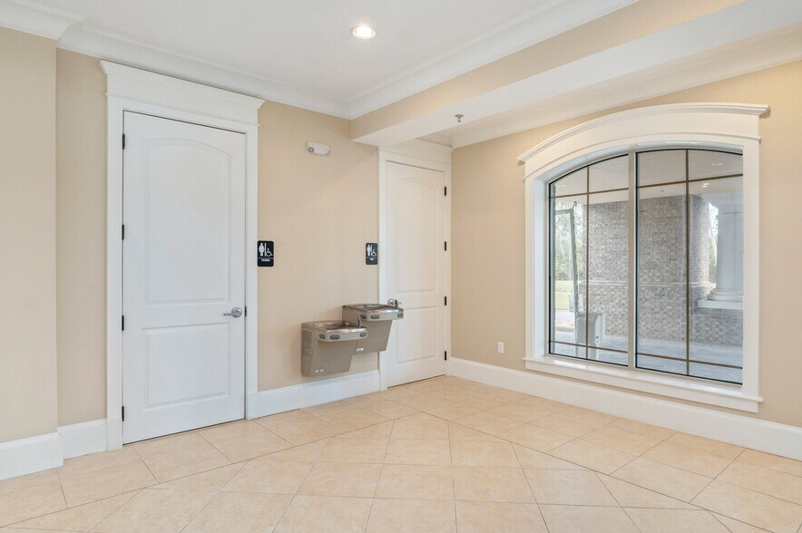 More Photos Of 3201 Heritage Plantation Blvd, Laurel Hill Office For Sale