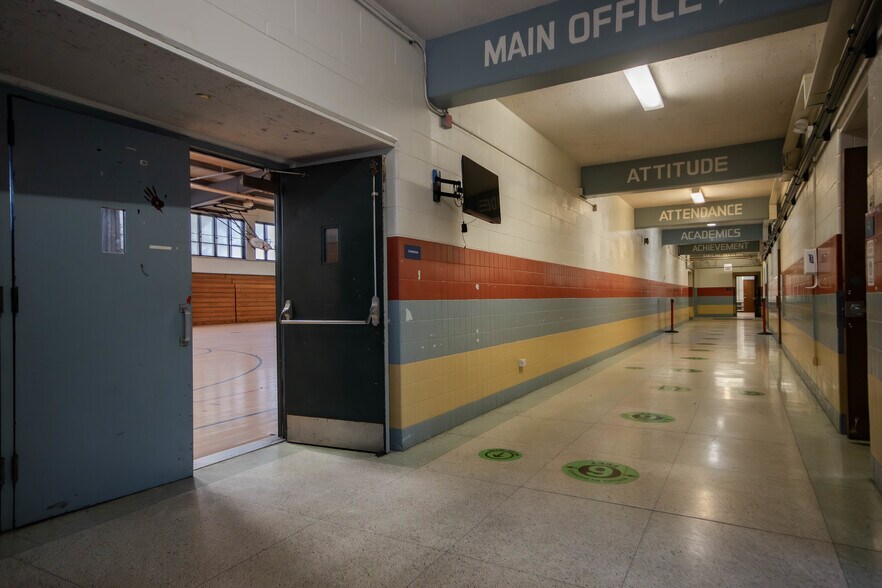 More Photos Of 819 & 831-847 N Leamington Ave, Chicago Schools For Sale