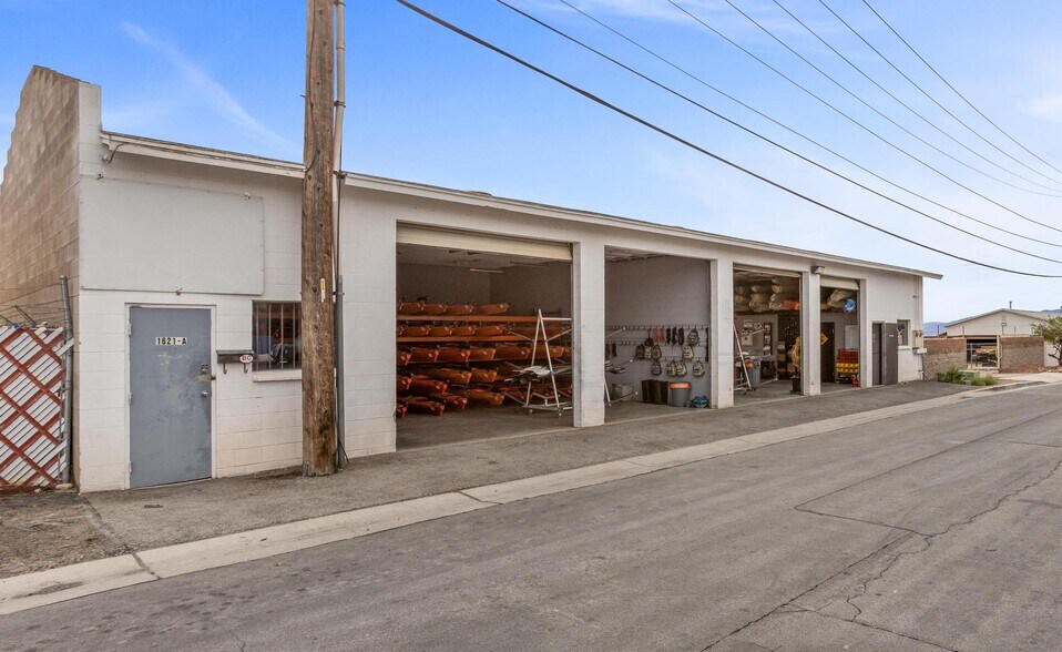 More Photos Of 1621 Foothill Dr, Boulder City General Retail For Sale