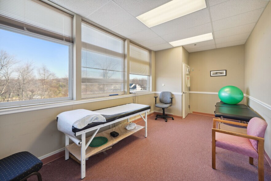 More Photos Of 1374 Whitehorse Hamilton Square Rd, Hamilton Medical For Sale