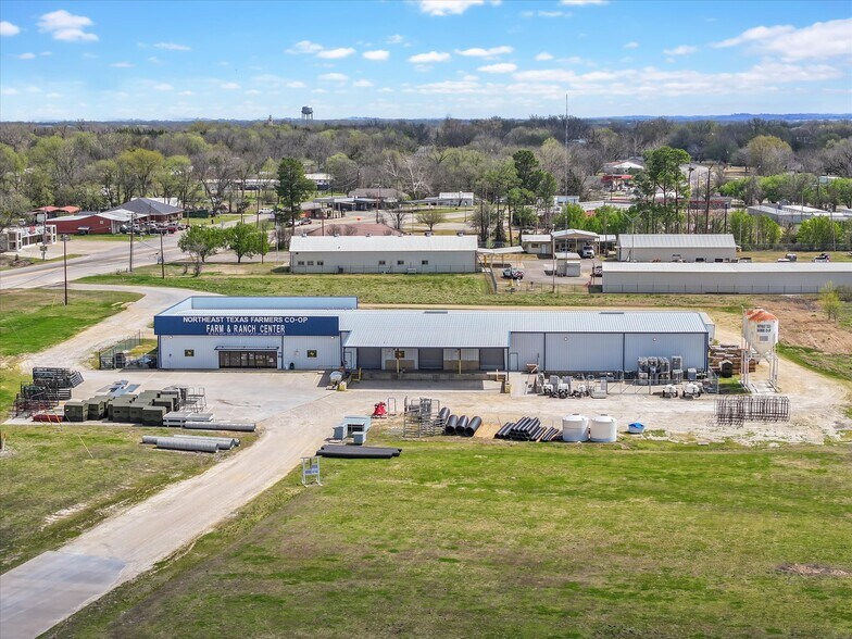 More Photos Of 150 Main St, Clarksville General Retail For Sale