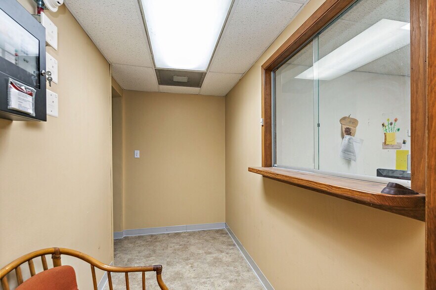 More Photos Of 303 Elgin Ave, Elgin Industrial For Sale