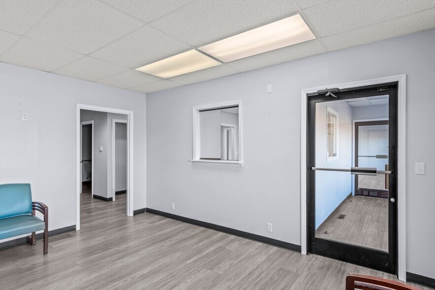 More Photos Of 2910 Reynolda Rd, Winston-Salem Office For Sale