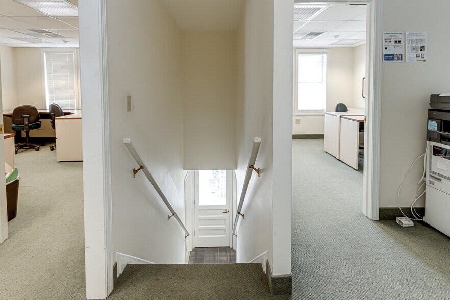 More Photos Of 221 S Main St, Flemington Office For Sale