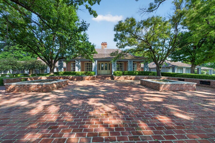 More Photos Of 1461 Highway EE, Winfield Specialty For Sale