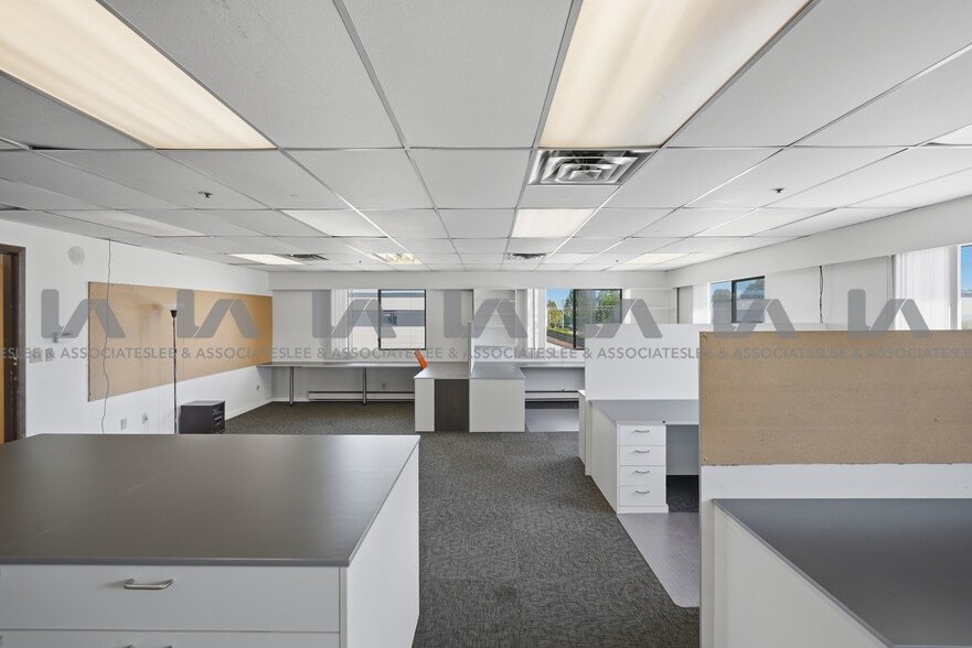 More Photos Of 18788 96th Ave, Surrey Warehouse For Lease