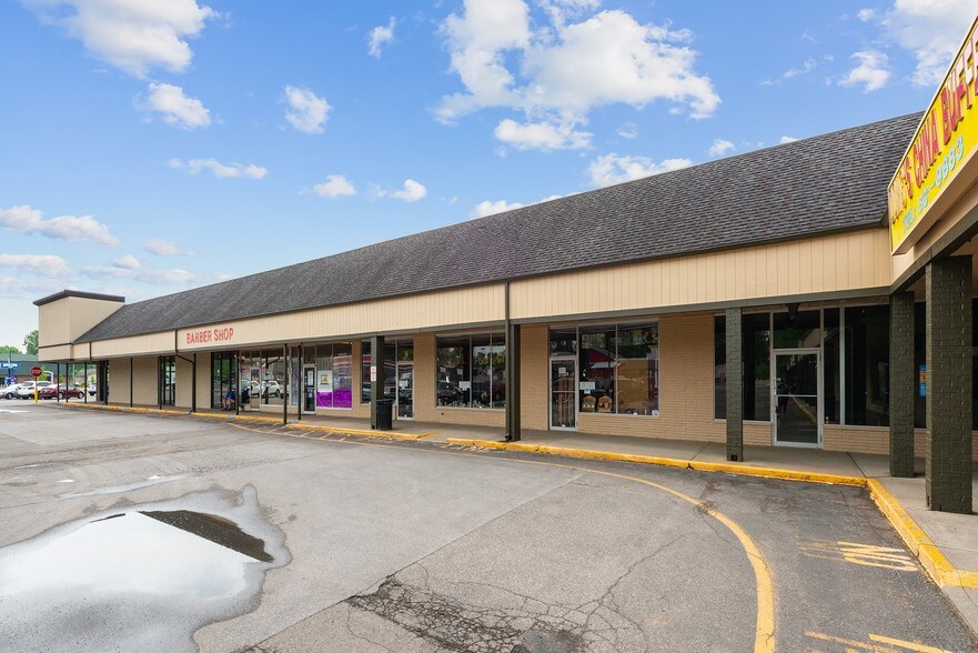 More Photos Of 370-530 S Indiana St, Mooresville General Retail For Lease