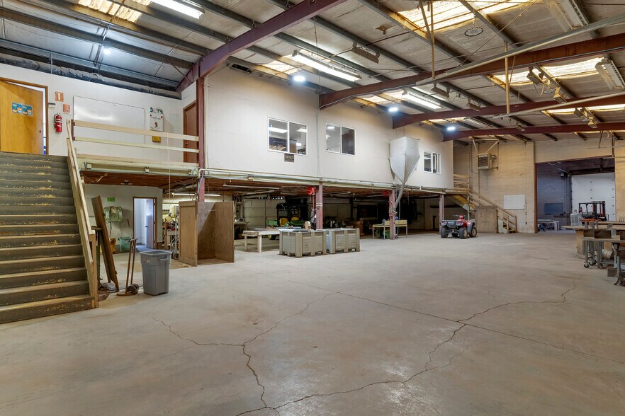 More Photos Of 6494 Windsor Island Rd N, Keizer Manufacturing For Lease
