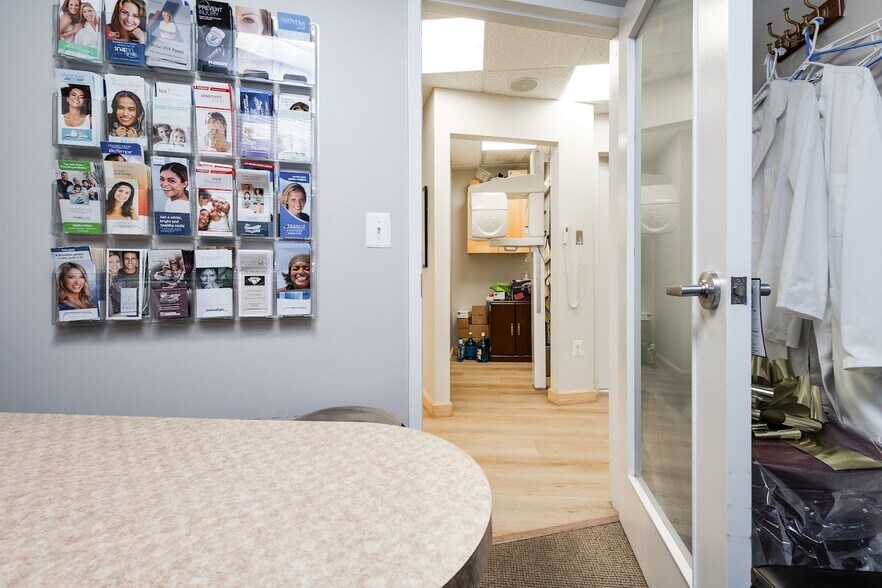 More Photos Of 4400 MacArthur Blvd NW, Washington Office For Sale