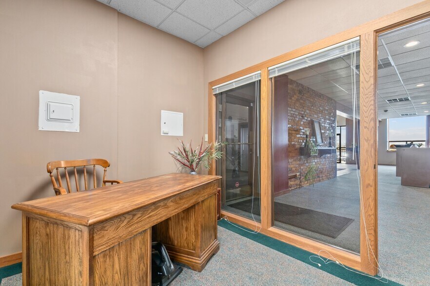 More Photos Of 600 S Main St, Oshkosh Office For Lease