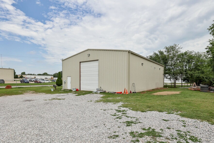 More Photos Of 6712 Pat Ave, Oklahoma City Industrial For Sale