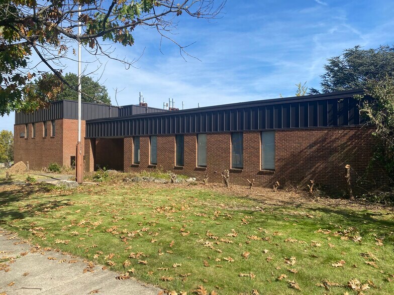 More Photos Of 1050 Spring St, Wyomissing Medical For Lease