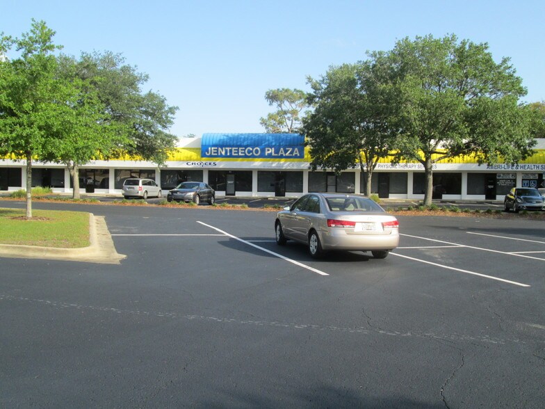 More Photos Of 821 NE 36th Terrace, Ocala Department Store For Lease