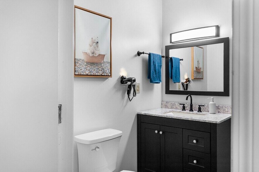 More Photos Of 17-19 Silver Ln, East Hartford Apartments For Sale