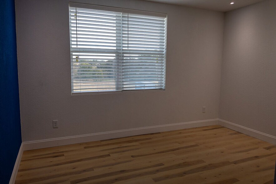 More Photos Of 6160 Mineral Wells Hwy, Weatherford Industrial For Lease