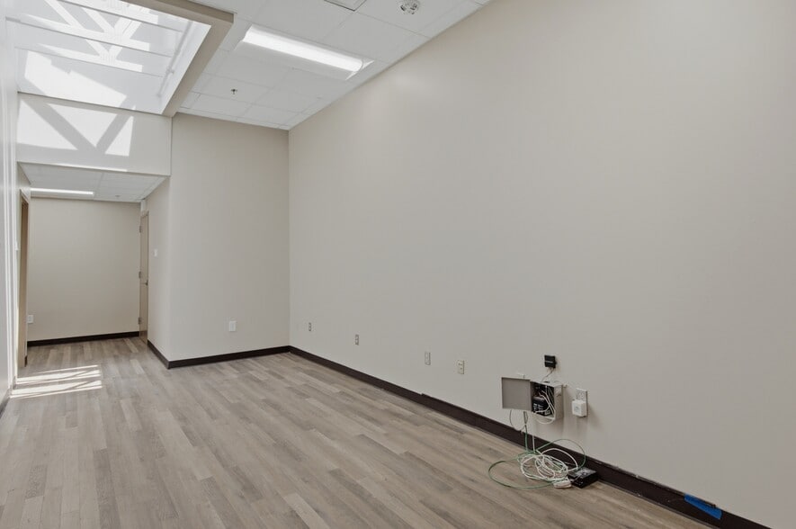 More Photos Of 421 Main St, Franklin Storefront Retail Office For Lease
