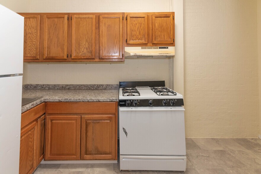 More Photos Of 2100-2102 Maryland Ave, Baltimore Apartments For Sale