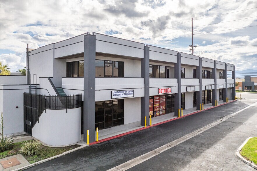 Primary Photo Of 3901-3923 Tyler St, Riverside Medical For Lease